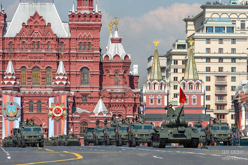 Боевая техника на параде Победы