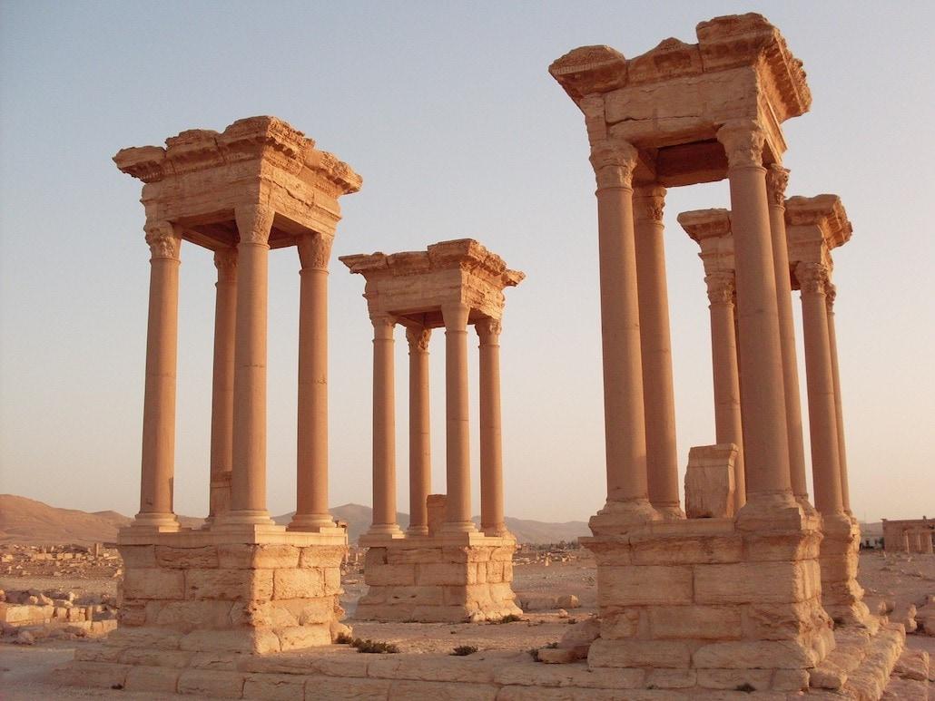 palmyra-1261119_1920.jpg