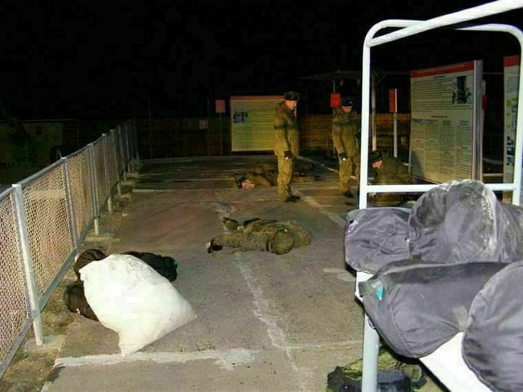 Фото с места убийства военнослужащих в в/ч 54160