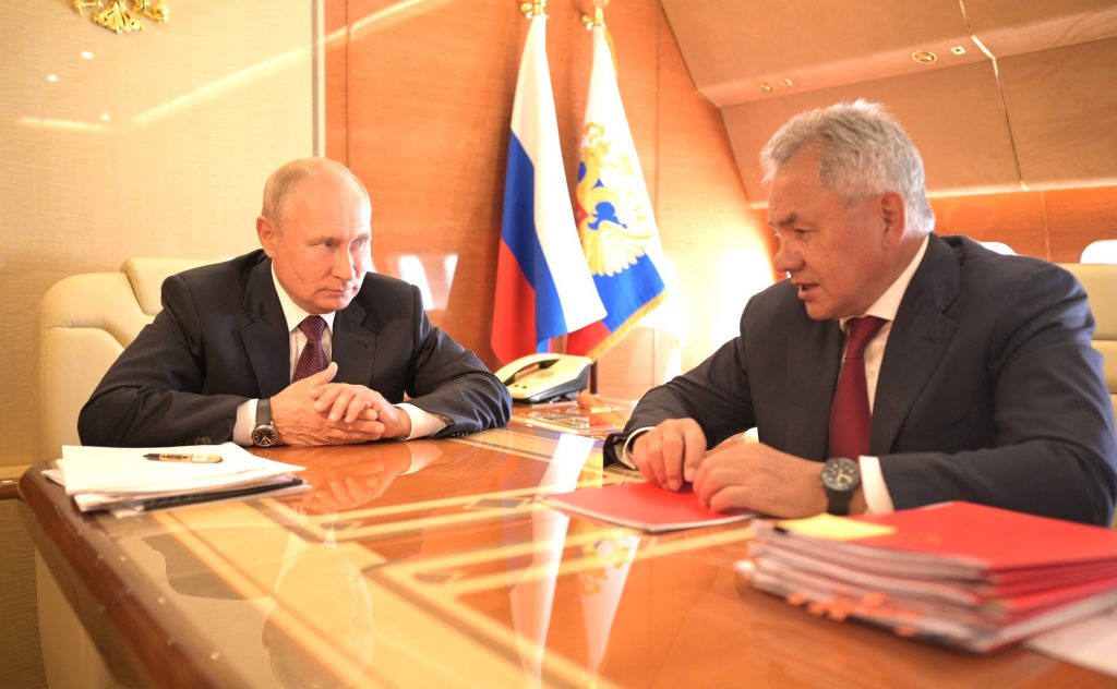 В. Путин и С. Шойгу